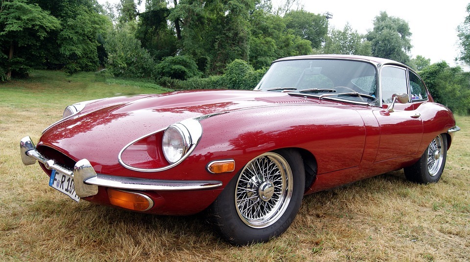 Jaguar E-Type in red