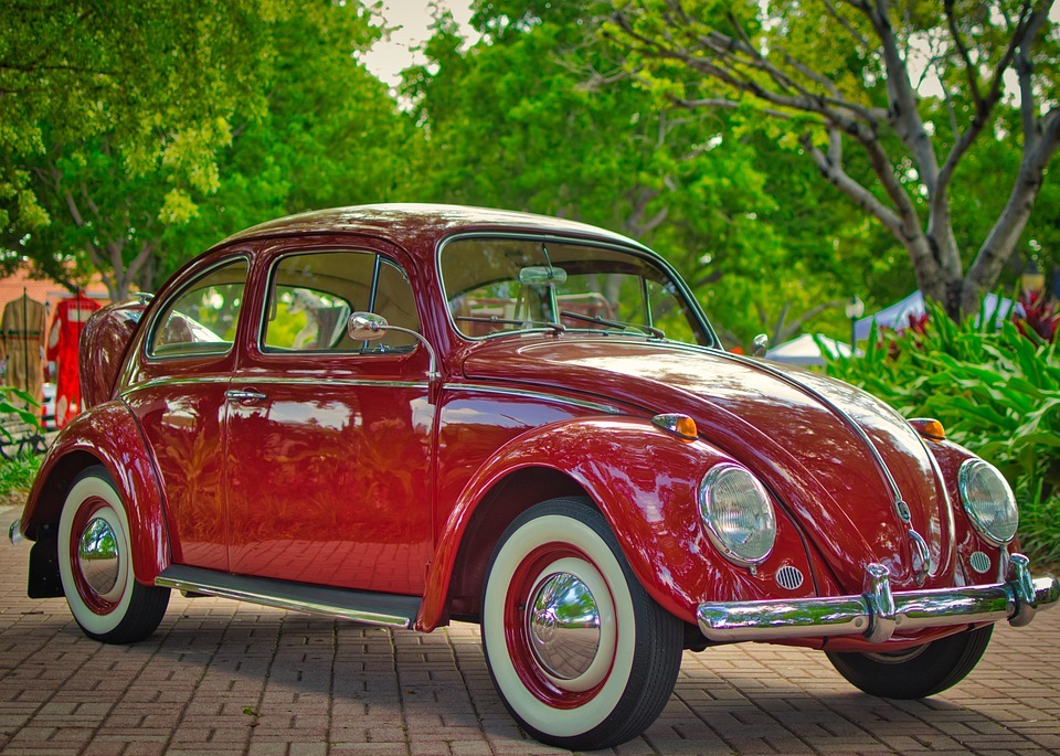 Jaguar E-Type in red