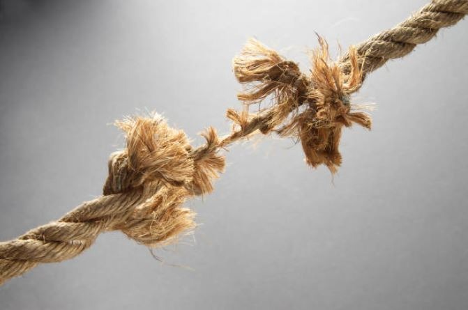 length-of-rope-almost-broken-with-the-strain-picture