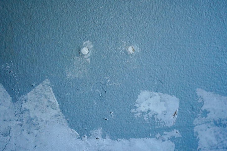 decorating a wall DIY