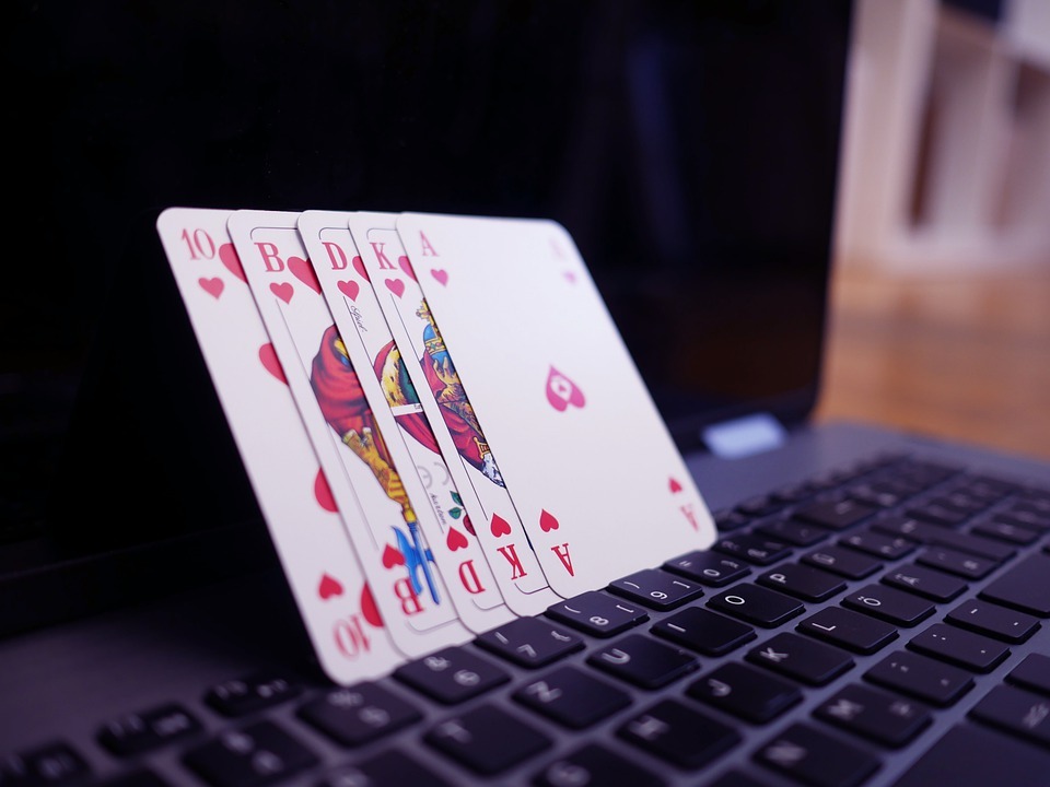 Pros and Cons of Online Gambling